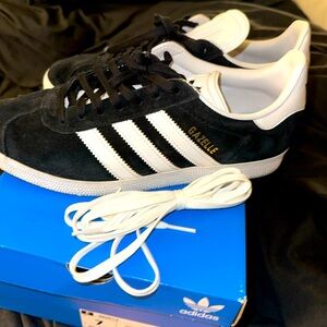 Black and white gazelle adidas shoes